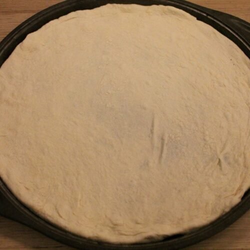 How to shape pizza dough 4