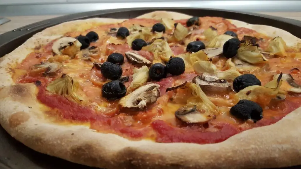 Pizza capricciosa