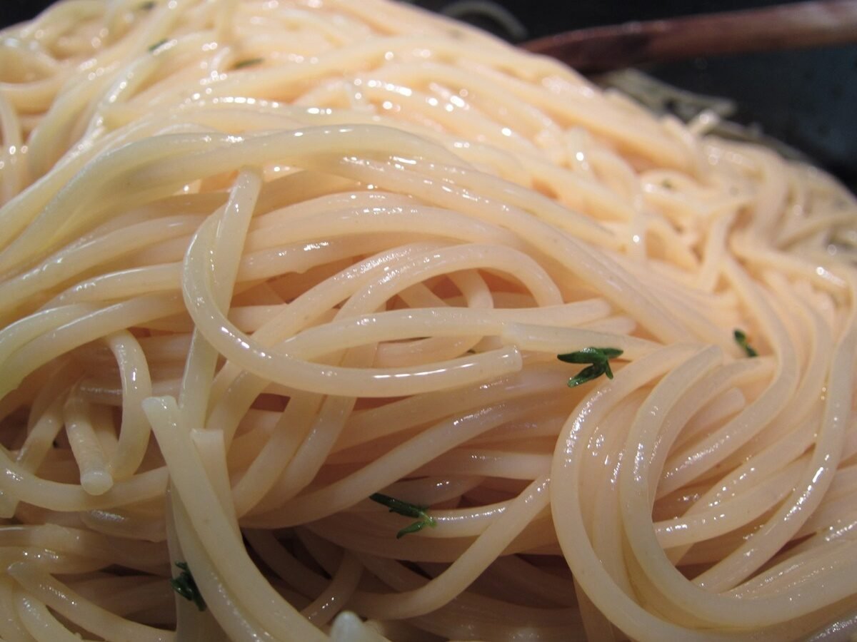 spaghetti garlic thyme olive oil recipe